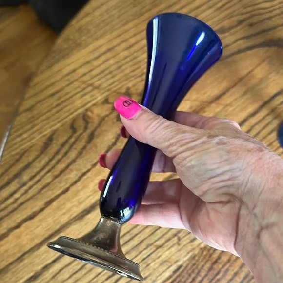 Elegant vintage Cobalt Blue Glass Vase Set of 3 - Picture 2 of 7